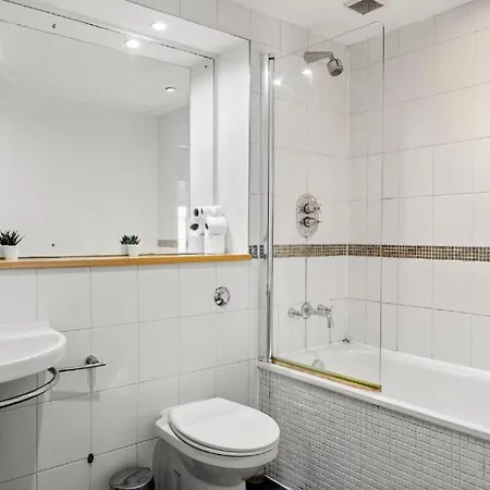 Enchanting Abode -sleeps 6 Apartament