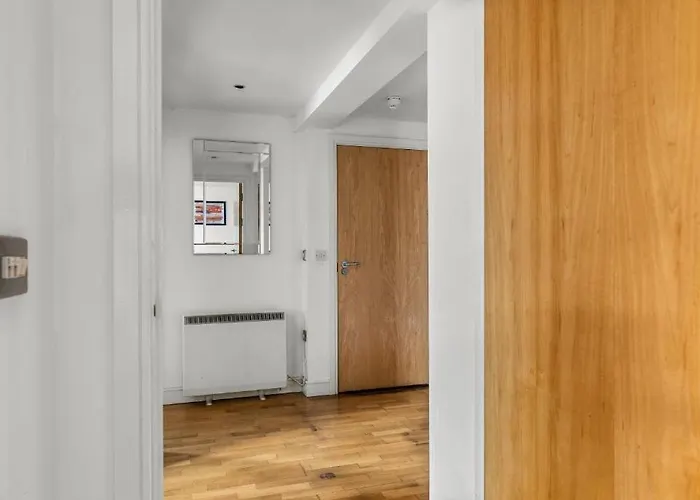 Apartament Enchanting Abode -sleeps 6 *