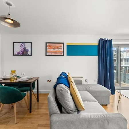 Enchanting Abode -sleeps 6 Bristol