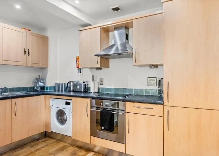 Enchanting Abode -sleeps 6 Apartment Bristol