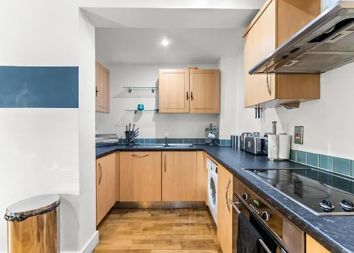 Apartman Enchanting Abode -sleeps 6 *