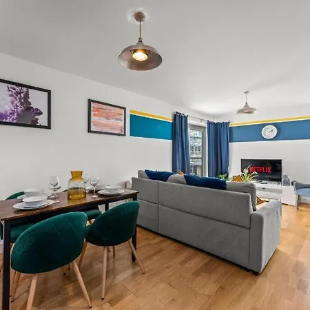 Enchanting Abode -sleeps 6 Bristol